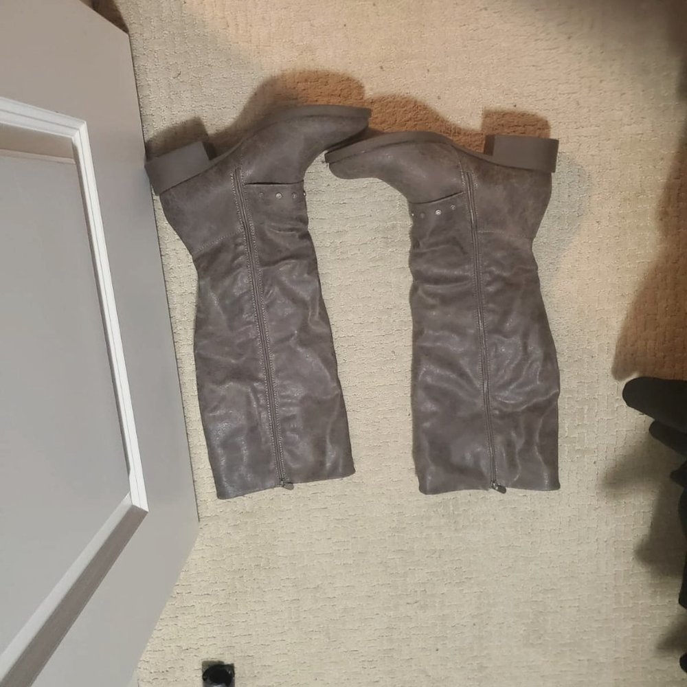 Chocolate coloured Blowfish kiesta tall boots